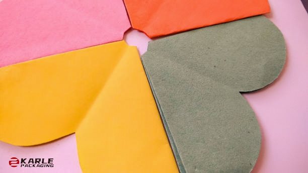 How-to-Make-Tissue-Paper-Flowers-2-(1).jpg