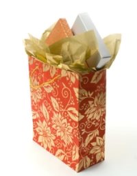 How-to-Put-Tissue-Paper-in-Gift-Bag-4-(2).jpg
